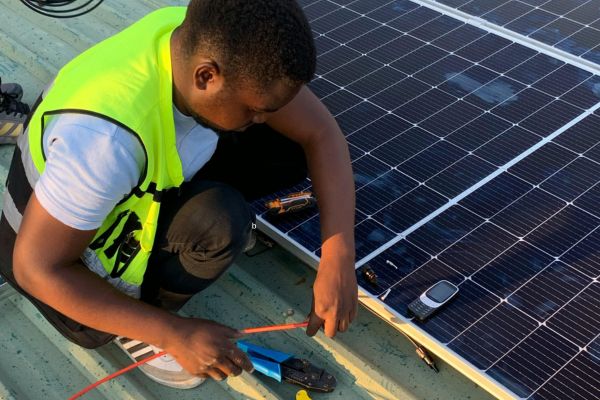 Comment tester un panneau solaire avec un multimètre